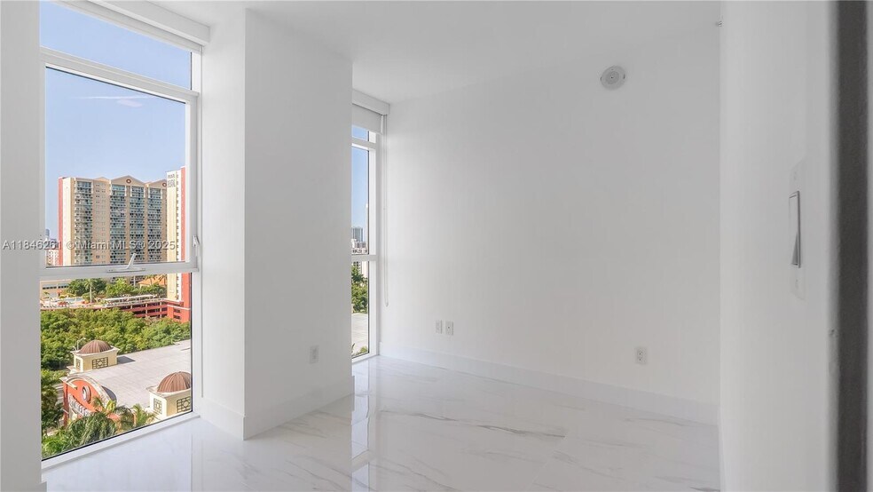 Building Photo - 400 Sunny Isles Blvd