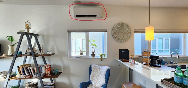 Building Photo - 3066 63rd Ave SW