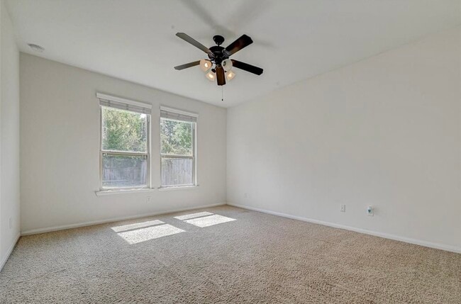 Building Photo - 11 Sagamore Ridge Pl