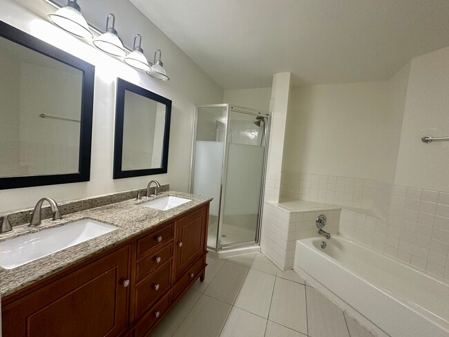 Building Photo - 1234 Churchill Ct