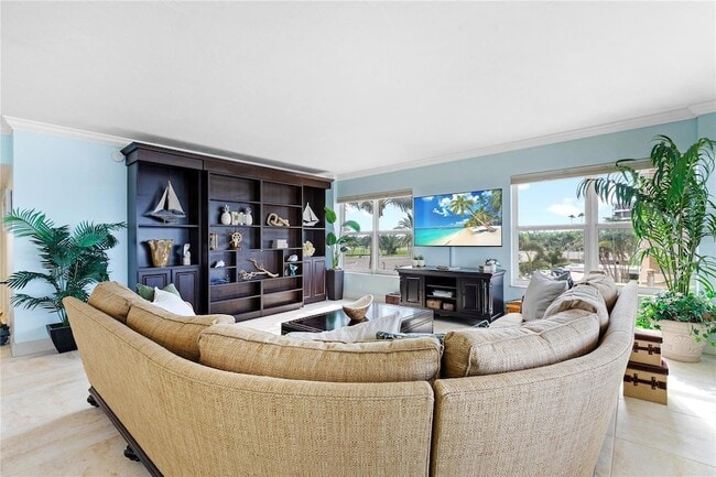 Building Photo - 603 Longboat Club Rd