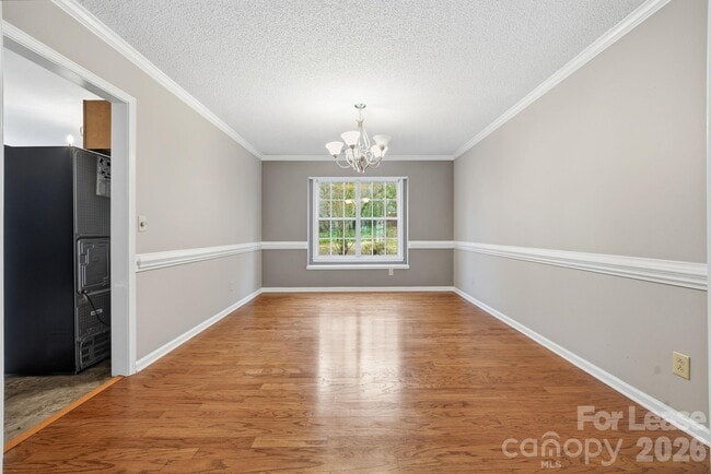 Building Photo - 2717 Bathgate Ln