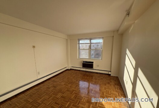 Building Photo - 185 Freeman St