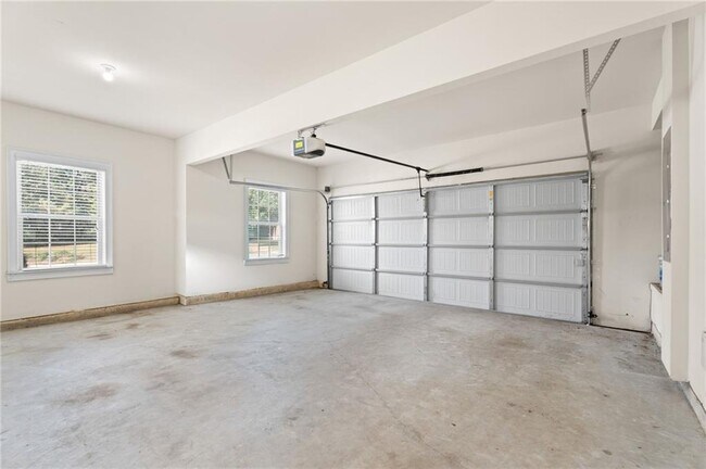 Building Photo - 165 Regency Pl