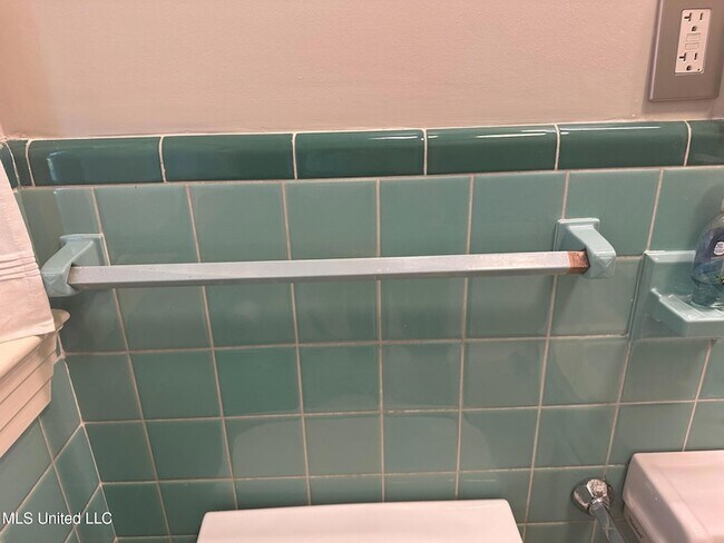 Building Photo - 3564 Cowan Pl