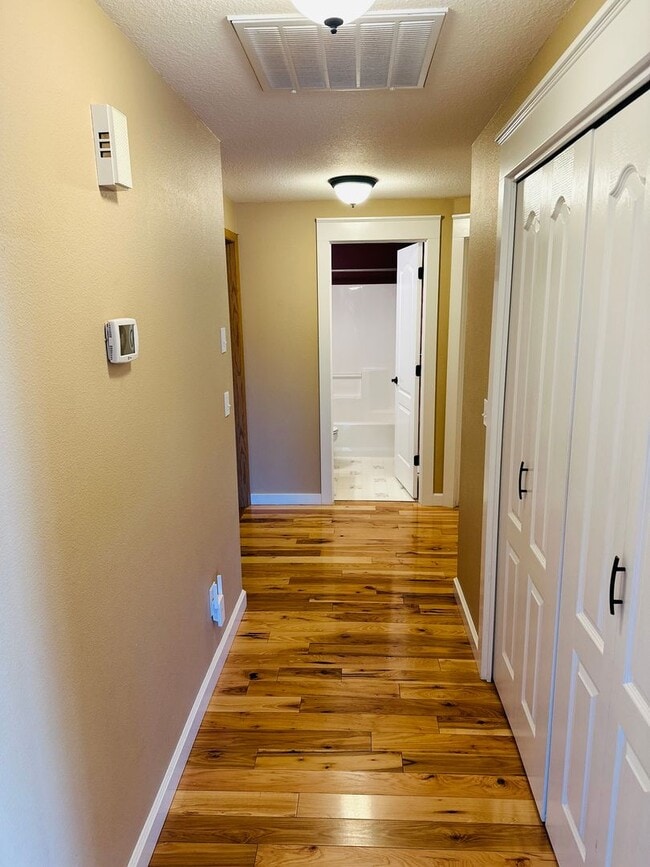 Building Photo - Charming Fisher's Landing Home