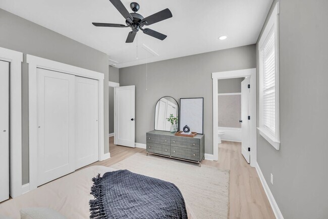 Building Photo - 307 Kate St