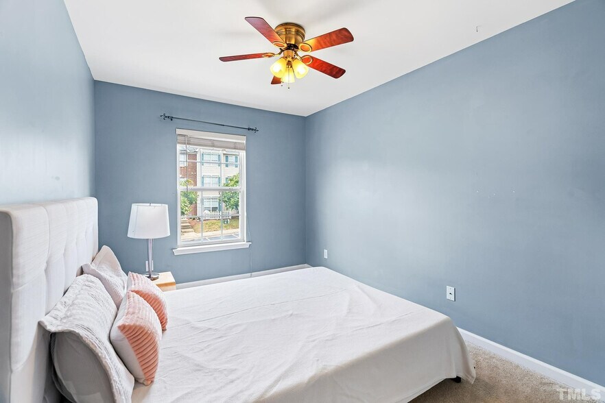Building Photo - Room in Townhome on Ivory Run Way