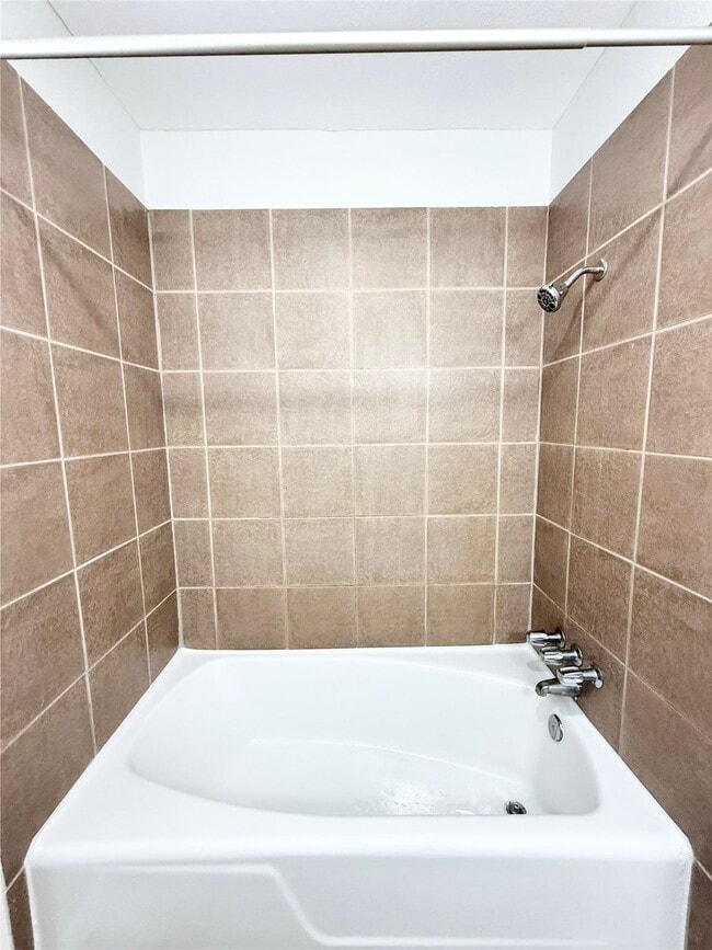 Building Photo - 1141 N Durham Dr