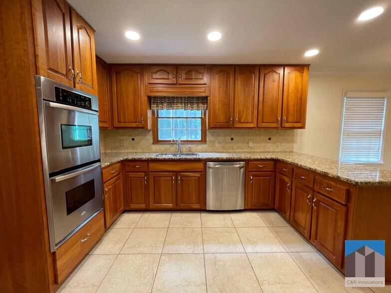 Building Photo - 1501 Eryn Cir