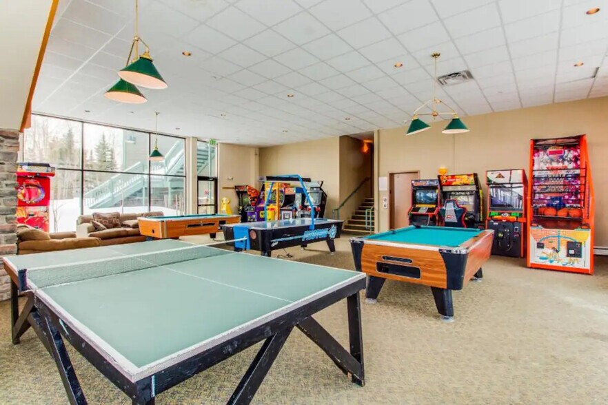 Building Photo - 2200 Lodgepole Cir