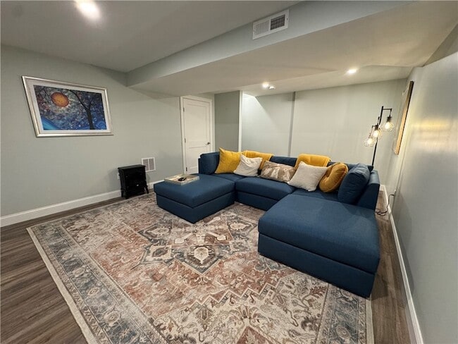 Building Photo - 25 Franklin Rd