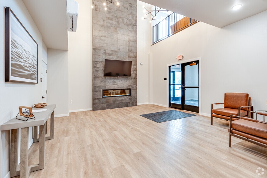 Lobby - The Acres on Arrowhead ll