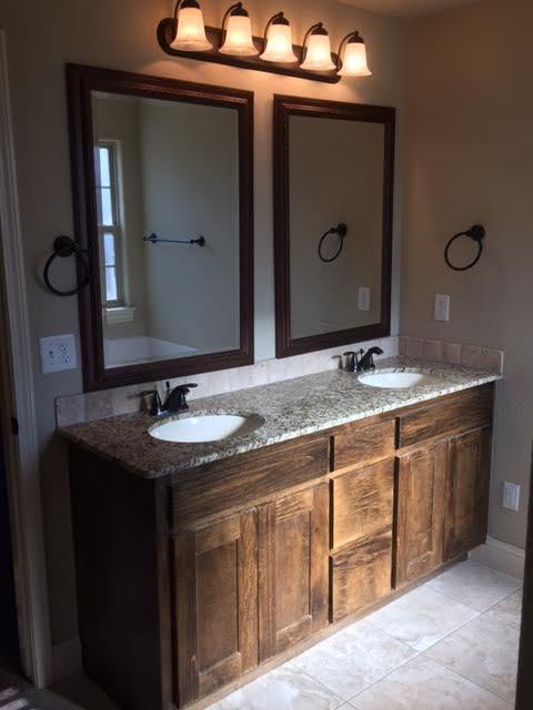 Building Photo - 2905 SW Tanglewood Ave