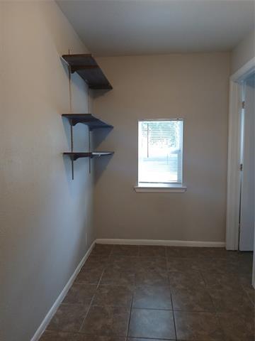 Building Photo - 12133 Hoblitzelle Dr