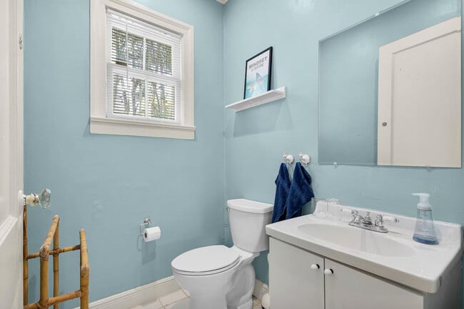 Building Photo - 511 29th St