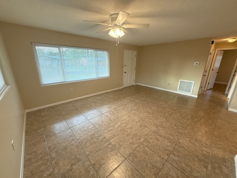 Building Photo - 41 S Monroe St