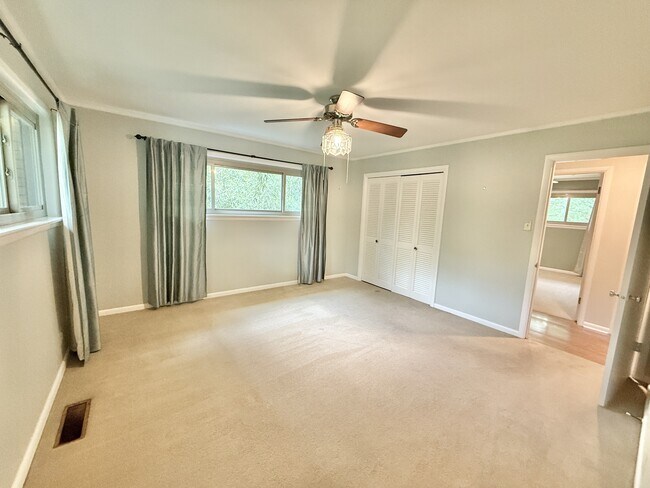 Building Photo - 102 Blueridge Pl