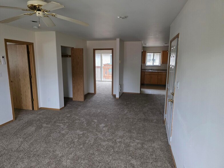 Building Photo - 294 Stadium Dr N