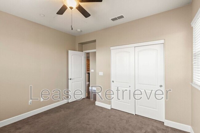 Building Photo - 479 W Esplanade Dr