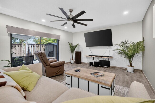 Building Photo - 110 N Delaware Blvd