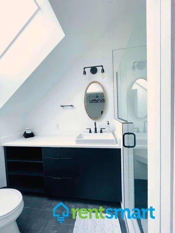 Building Photo - 119 B N 2nd St W