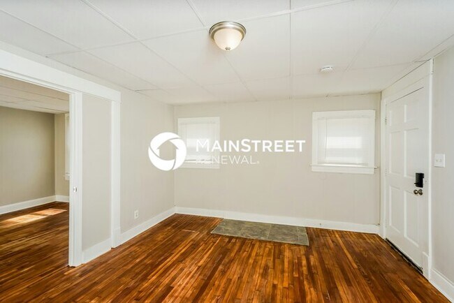 Building Photo - 3 Bedroom Pet-Friendly Home in Louisville,...