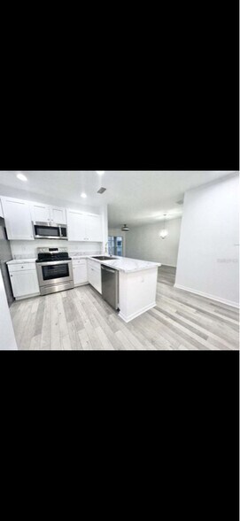 Building Photo - 9513 Grovedale Cir