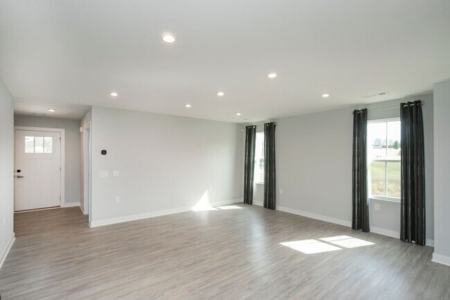 Building Photo - 711 Cottage Dr