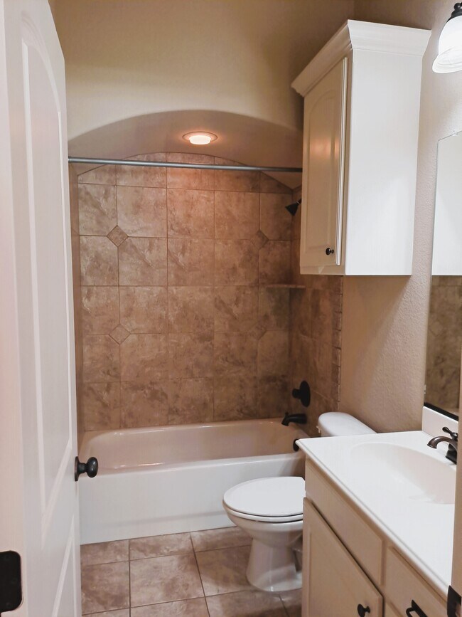 Building Photo - 401 Shumard Oak Trail
