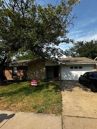 Building Photo - 1807 Elmwood Ln