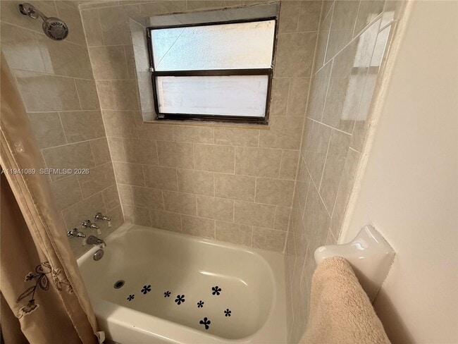 Building Photo - 4061 N Dixie Hwy