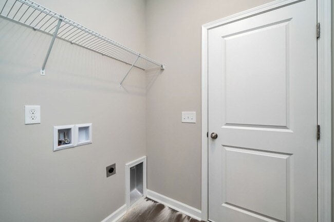 Building Photo - Welcome Home! Stylish 3BR/2BA with All the...