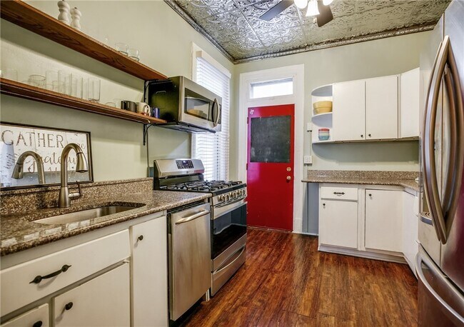 Building Photo - 276 46th St