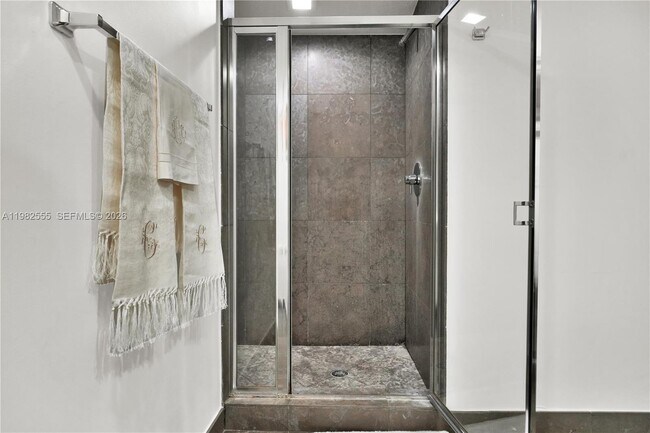 Building Photo - 465 Brickell Ave