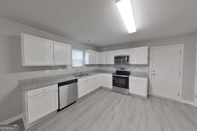 Building Photo - 217 Sky Hawk Ln