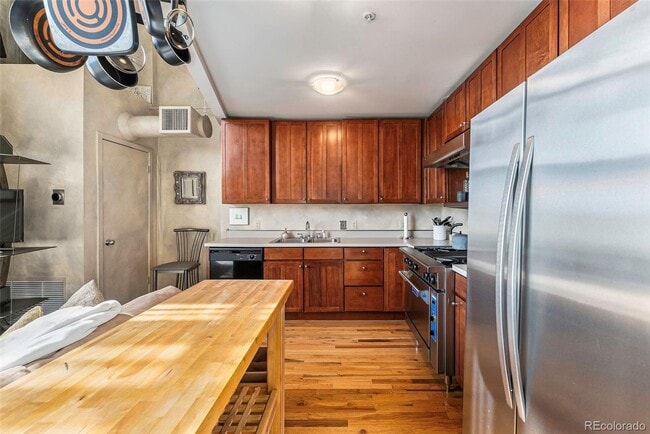 Building Photo - Beautiful One Bedroom Loft in Golden Triangle.