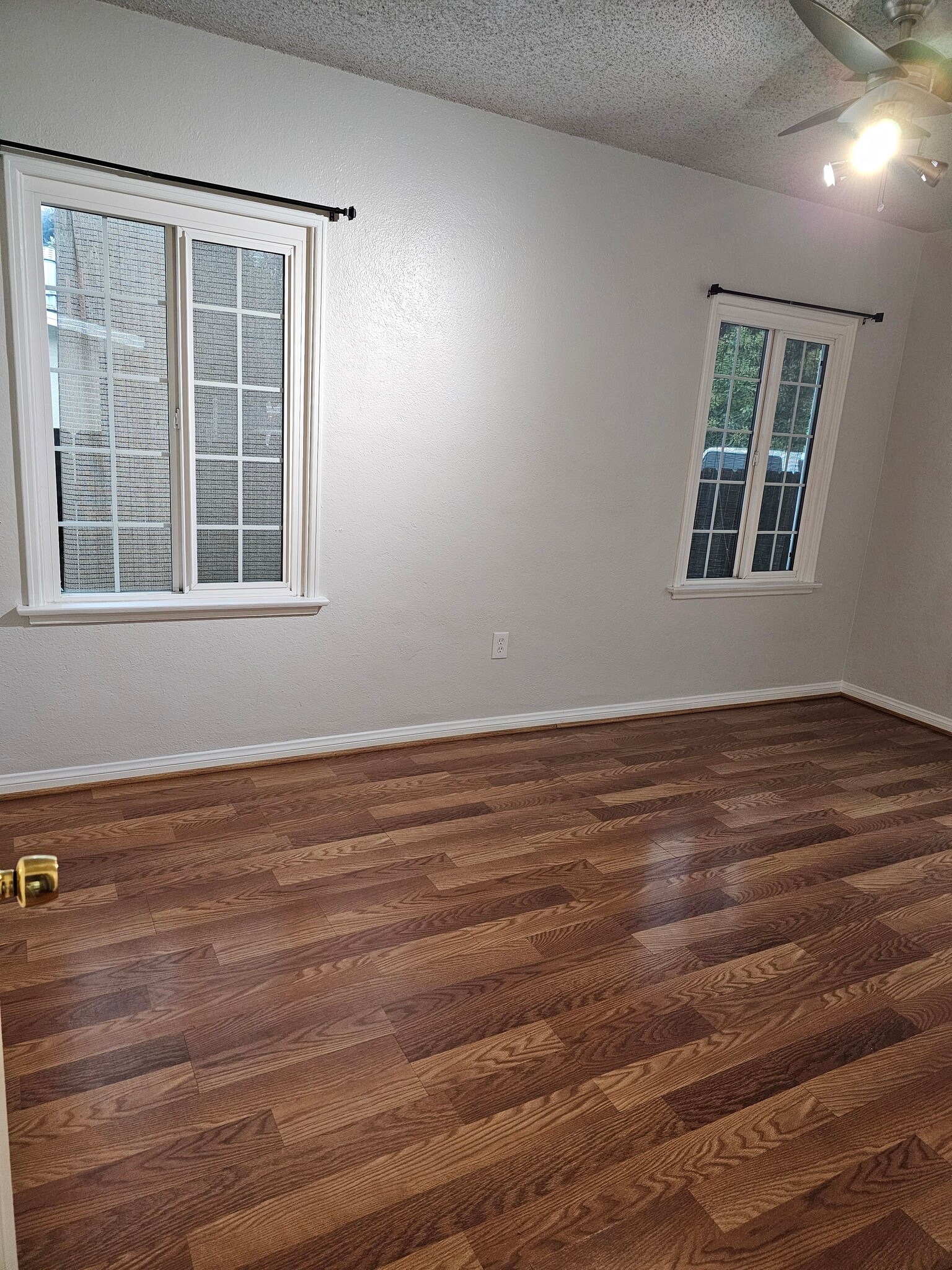 Master bedroom - 249 W Hampton Ct