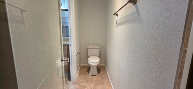 Building Photo - 508 Woodside Oaks