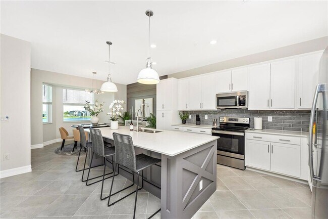Building Photo - 12140 Wellen Golf St