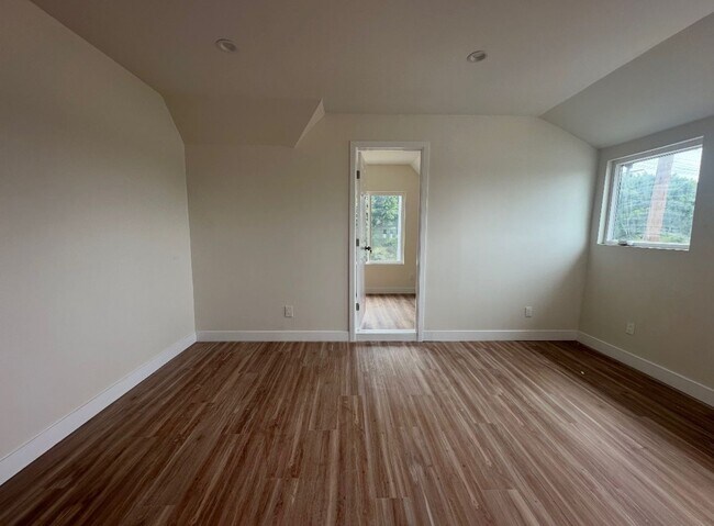 Building Photo - 584-588 Cypress