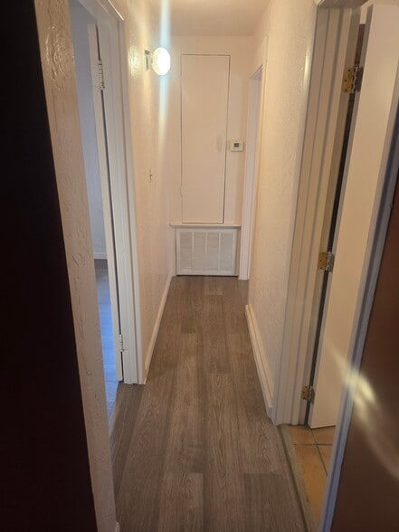 hallway_view1 - 2202 W 3rd St