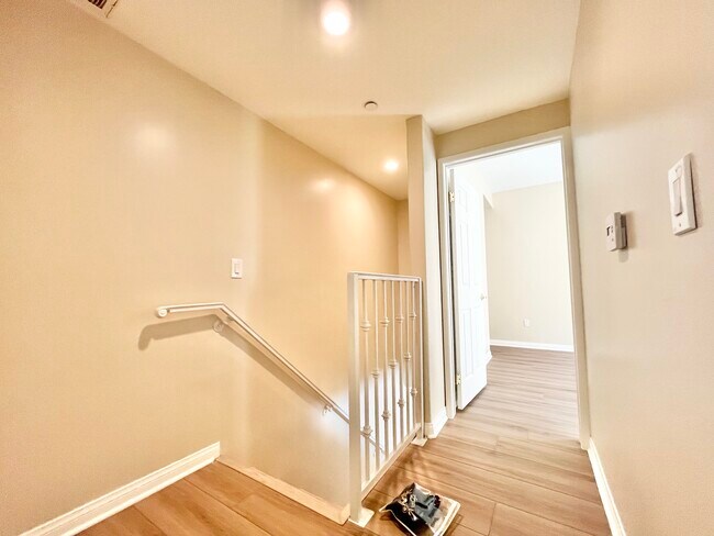 Building Photo - 22651 Del Valle St