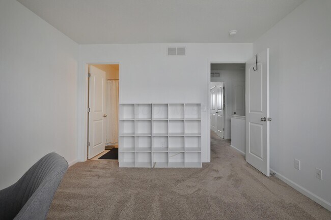Building Photo - 1413 Bloomington Blvd