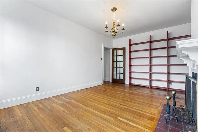 Building Photo - 285 Harvard St