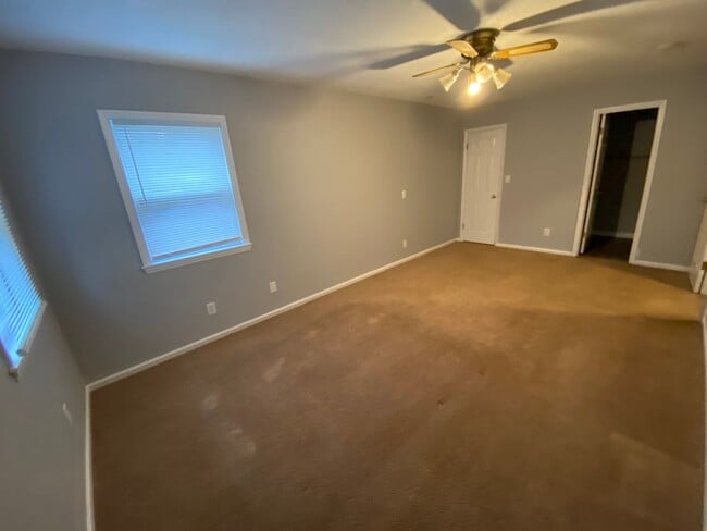 Building Photo - 3 Bedroom 2.5 Bath 2 car garage Fully updated home for rent in Gibsonville with  Granite counter ...