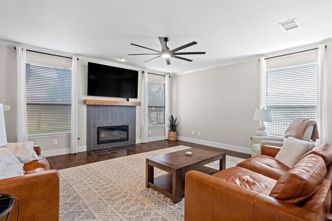 Building Photo - 104 Hazeltine Dr