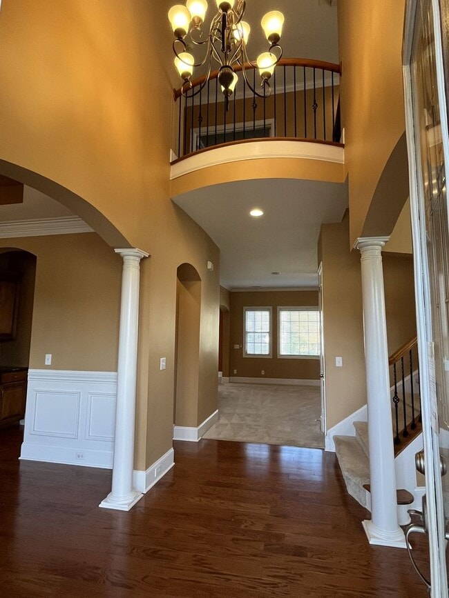 Building Photo - Stunning 6 Bedroom home in South Charlotte...