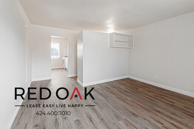 Building Photo - 4900 Clair Del Ave