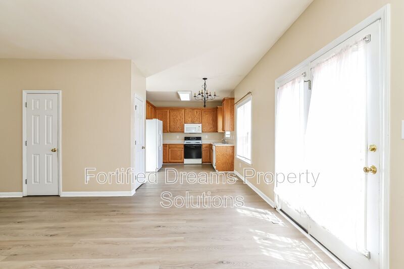 Building Photo - 8 Millpath Ln